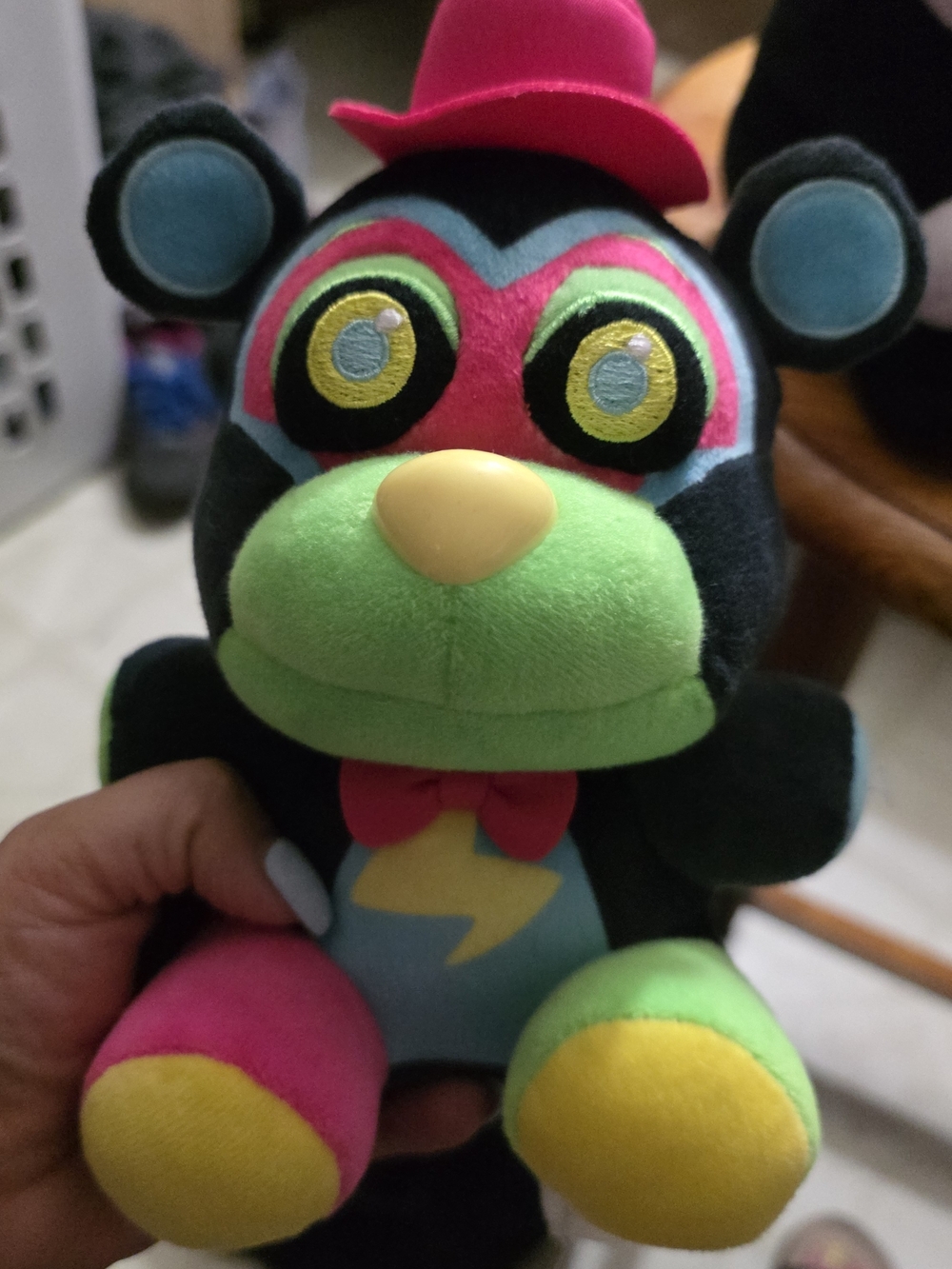 Blacklight Glamrock Freddy Plush (Hot-Topic Exclusive) Five Nights At Freddy's